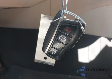 2016 Hyundai Genesis 3.8 z USA, uszkodzony, nr VIN KMHGN4JE4GU118424